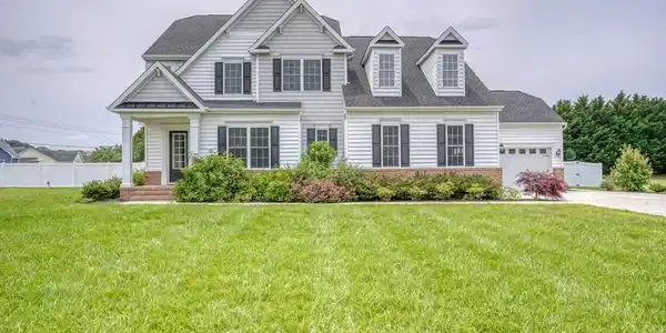 1 ASHBURN DRIVE