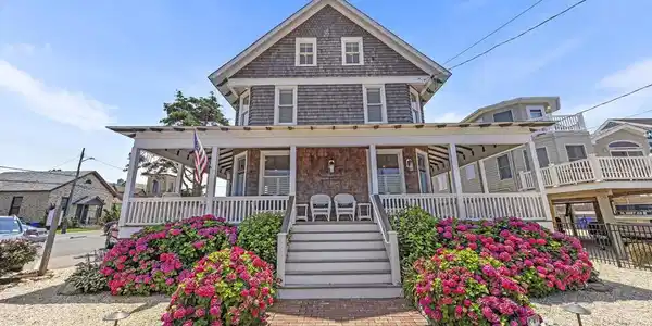 204 SECOND STREET