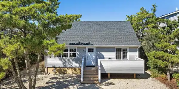 10 COX AVENUE