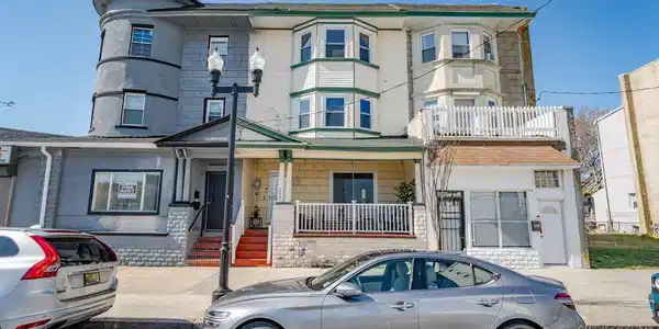 323 ATLANTIC AVENUE