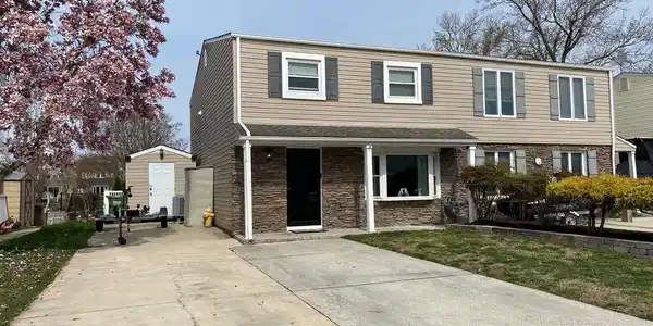 114 BREAKWATER COURT