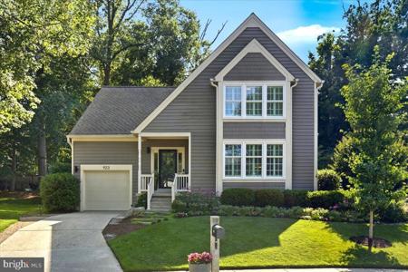 923 LANGDON COURT