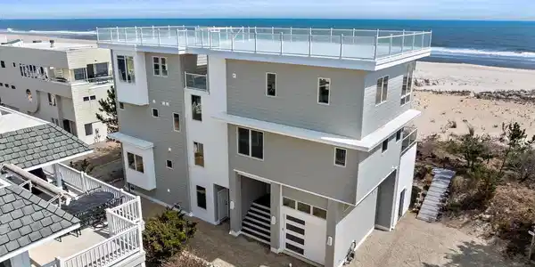 1123 LONG BEACH