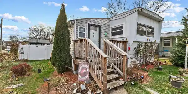 74 7TH STREET
