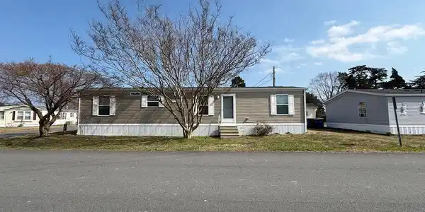 27011 WHITE HOUSE RD