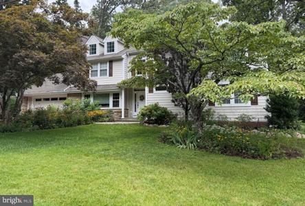 11 WINDWARD DRIVE