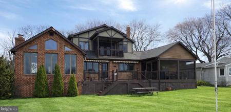 1122 BEECH DRIVE