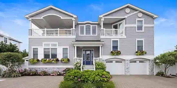 107 LONG BEACH BLVD