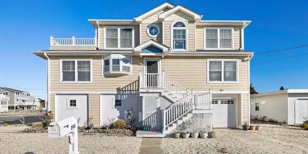 295 7TH STREET