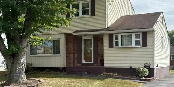 6 PATRICK HENRY ROAD