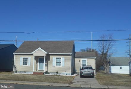 303 BAYLY AVENUE