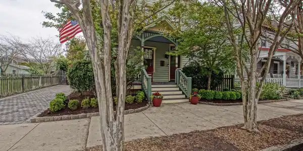 318 SAVANNAH ROAD