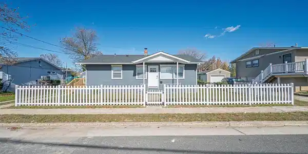 1825 BEACH AVENUE