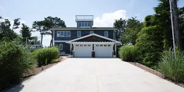 2711 S BAY SHORE DRIVE