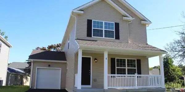 5 BUTTONWOOD AVENUE
