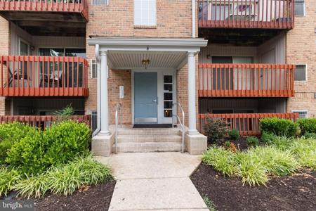 4 CLOVERWOOD COURT