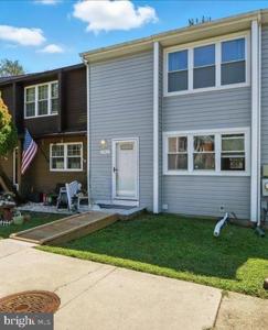 1742 WOODTREE CIRCLE
