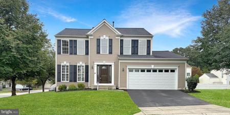 8001 FOXGLEN COURT