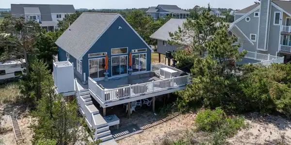 2510 BAY SHORE DRIVE