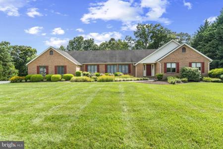 212 BRICKHOUSE DRIVE