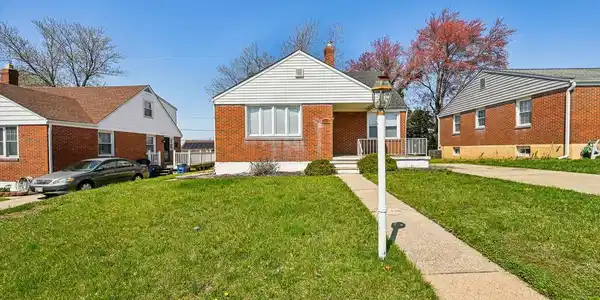 1814 WEYBURN ROAD