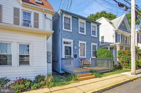 320 CHESTER AVENUE