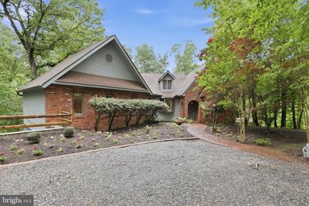 2809 CLOVE LANE