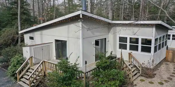41 MOONRAKER ROAD