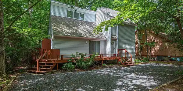 6 BRIARCREST DRIVE