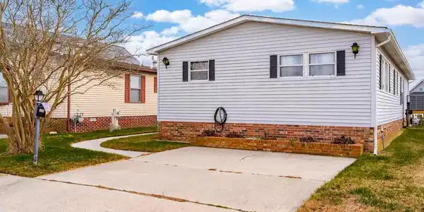104 SEA LANE