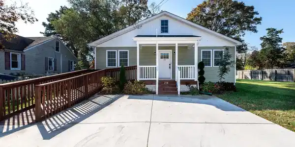 214 E WEBER AVENUE