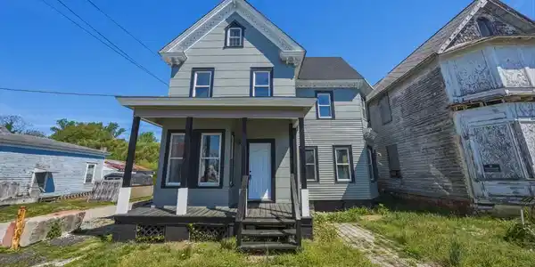 1752 MAIN STREET