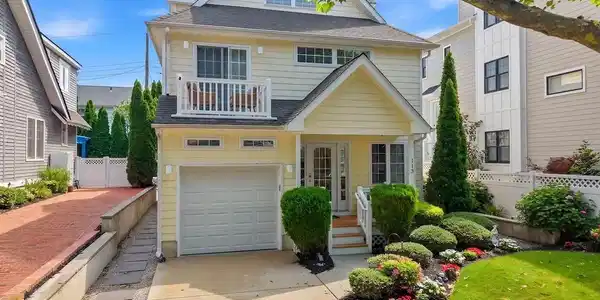 113 PEMBROKE AVENUE