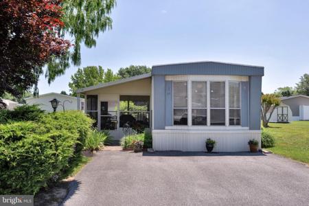 10 BAYBREEZE ROAD