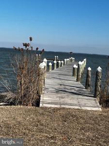 712 TWIN POINT COVE RD