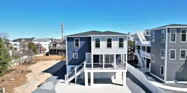 8 TENNESSEE AVE.