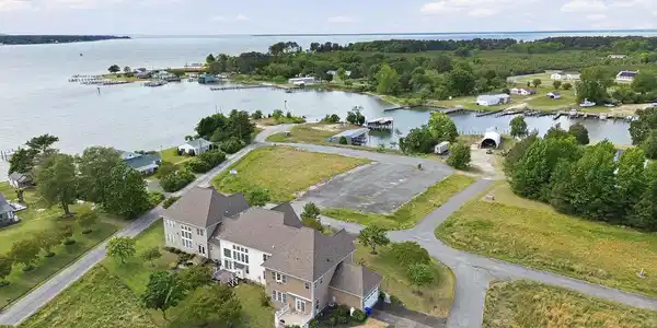 40 BRANSON COVE
