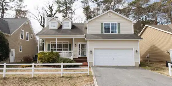 62 HINGHAM LANE