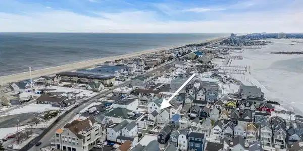 6 BEACH STREET