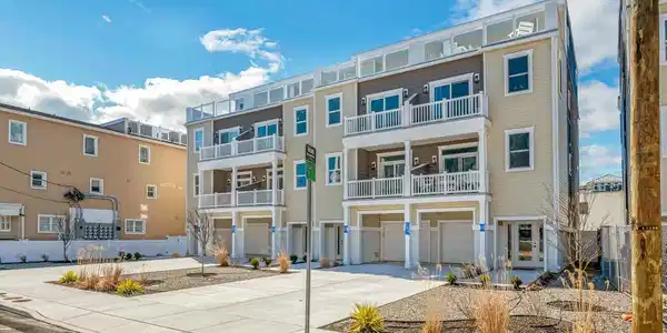 418-420 FARRAGUT ROAD