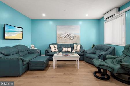 424 LARK LANE