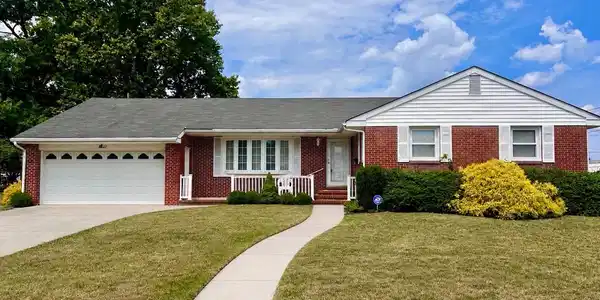27 MEADOW ROAD