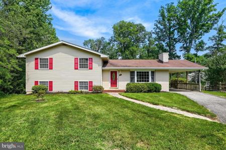 304 PINE CIRCLE