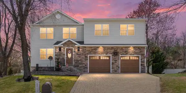 9311 SEA HORSE COURT