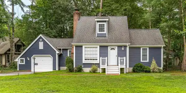 6 DUCK COVE CIRCLE