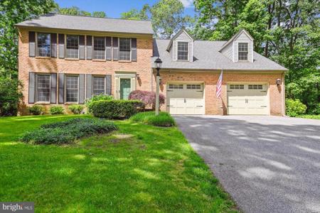 204 AMBLESIDE DRIVE