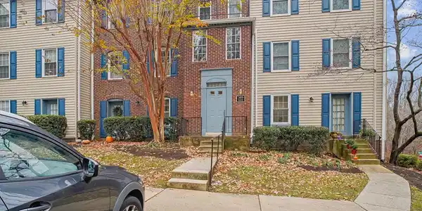 1410 GREENDALE COURT