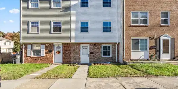 16603 SUTTON PLACE