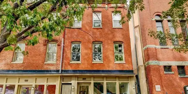 32 MONTGOMERY STREET