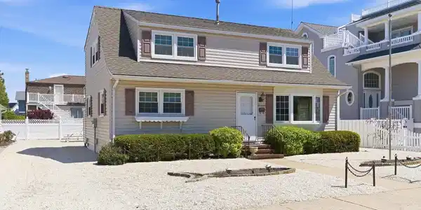 17 RAMAPO LANE